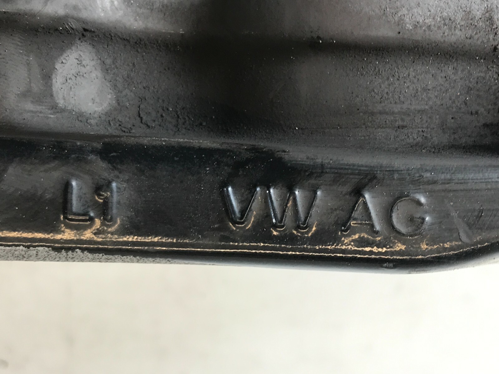 2016 - 2020 Bentley Bentayga Front Left Driver Brake Caliper LH 4M0615105BS OEM