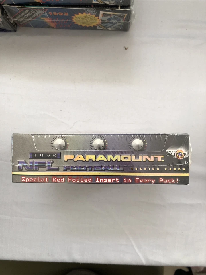 1998 Pacific Paramount NFL Football Factory Sealed Box - 20 Packs - Image 2 of 4