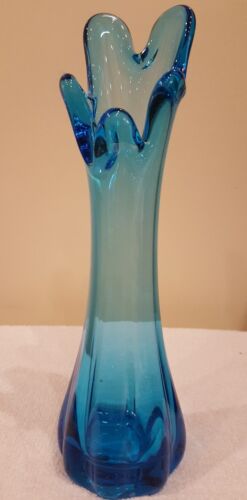 9 1/2" Tall Bluenique Vase - Maker Unknown - Picture 1 of 5
