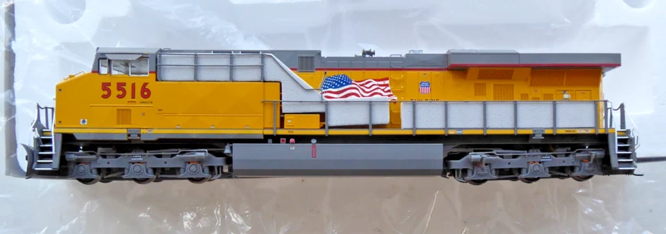 InterMountain 49701S-04 Union Pacific UP GE ES44AC 5516 Tsunami TSU DCC Sound - Image 4 of 4