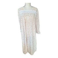 Vintage Vanity Fair Rosebud Print Nightgown Lace Trim M/L Cottagecore Grannycore