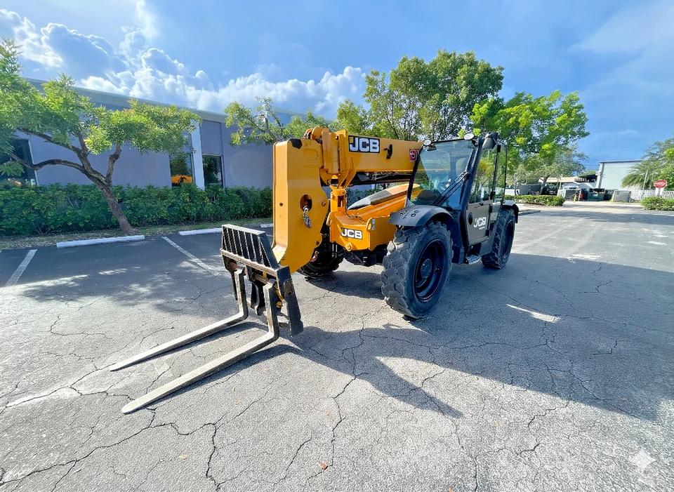2021 JCB 509-42 Telehandler Forklift - Diesel - 9,000 lbs Max Lift - 1,185 Hours - Image 2 of 4