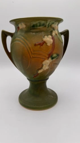 Roseville Art Pottery ca.1947 SNOWBERRY HANDLED VASE with Chip