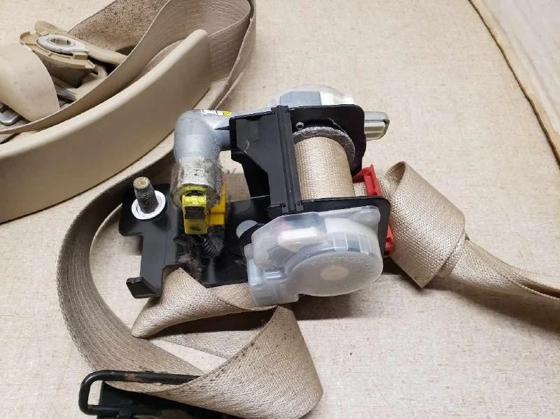 Lincoln Town Car 2005-2008 cinturón de seguridad delantero derecho pasajero retractor gris OEM Foto 2 de 3