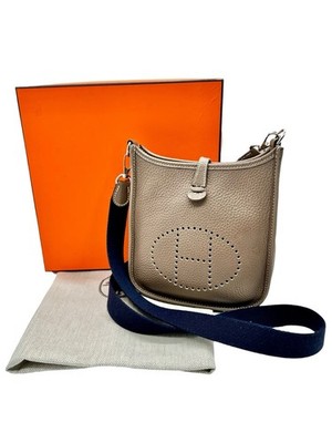 Hermès Evelyne 16 Handtasche Clemence Leder  Etoupe Palladium Hardware Tasche