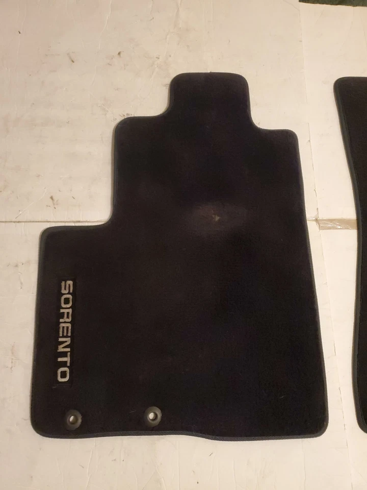 2003 2009 KIA SORENTO ПЕРЕДНИЙ ЛЕВЫЙ И ПРАВЫЙ БОКОВОЙ КОВЕР НАПОЛЬНЫЙ КОВРИК OEM - Изображение 2 из 4