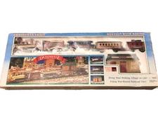 Dickensville Collectables Christmas Toy Train Set Station Track with Sound EUC