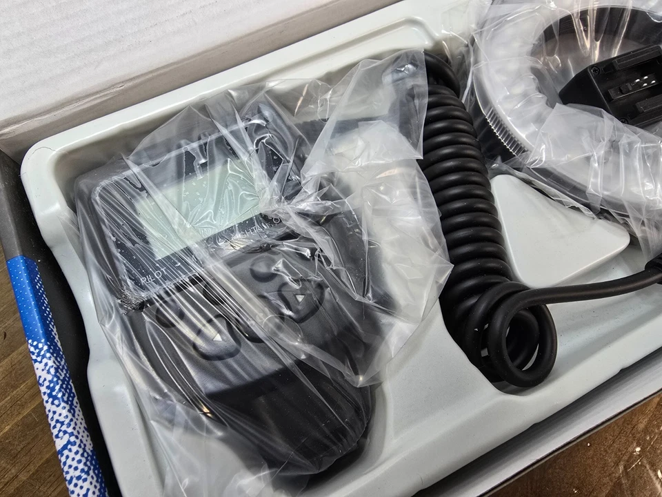 POLAROID Macro LED Ring Flash Macro LED Ring Flash PLMRFU *-BRAND NEW-* - Image 4 of 4