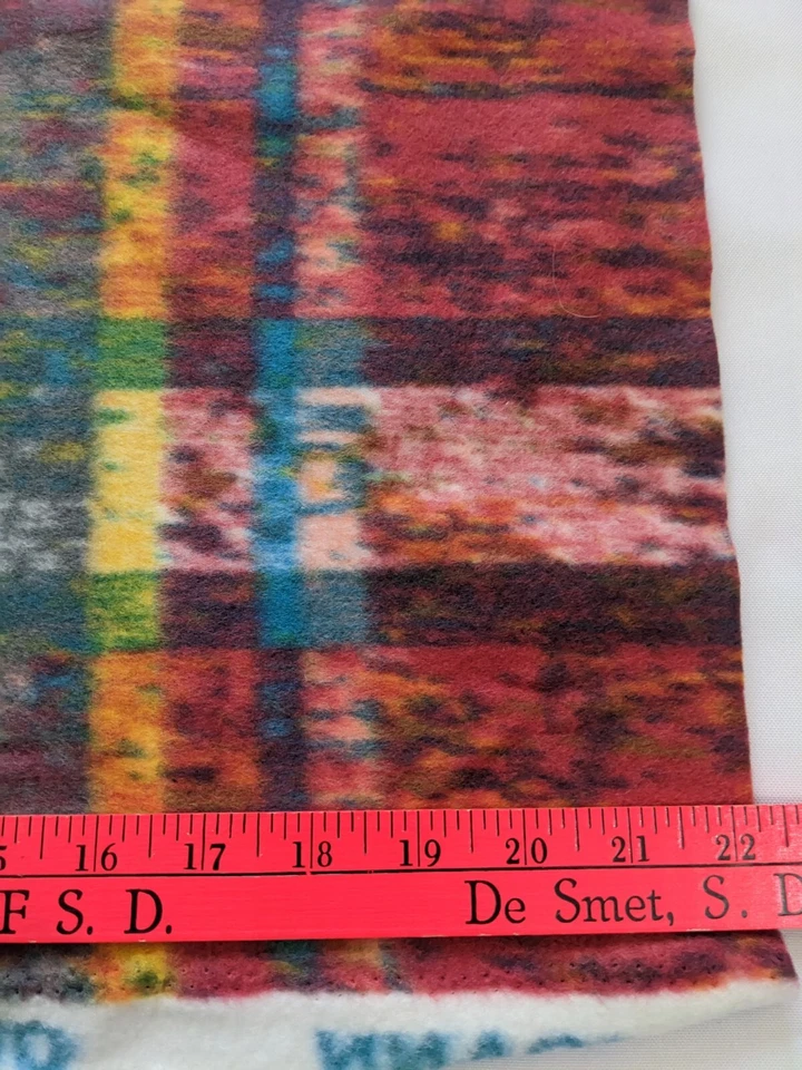 Beautiful Anti Pill Plush Red Green Yellow Fleece Fabric 22 X 58" NEW JoAnn  - Image 3 of 4