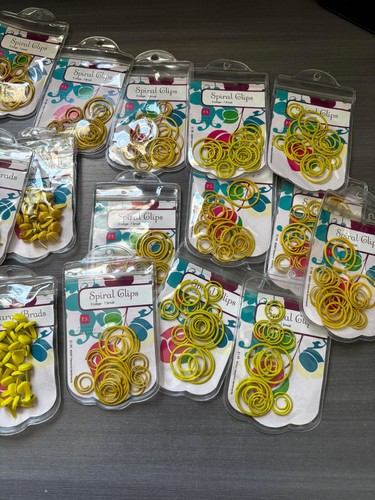 34 Assorted Large Brads & Spiral Clips Scrapbooking / Crafts - Picture 5 of 7