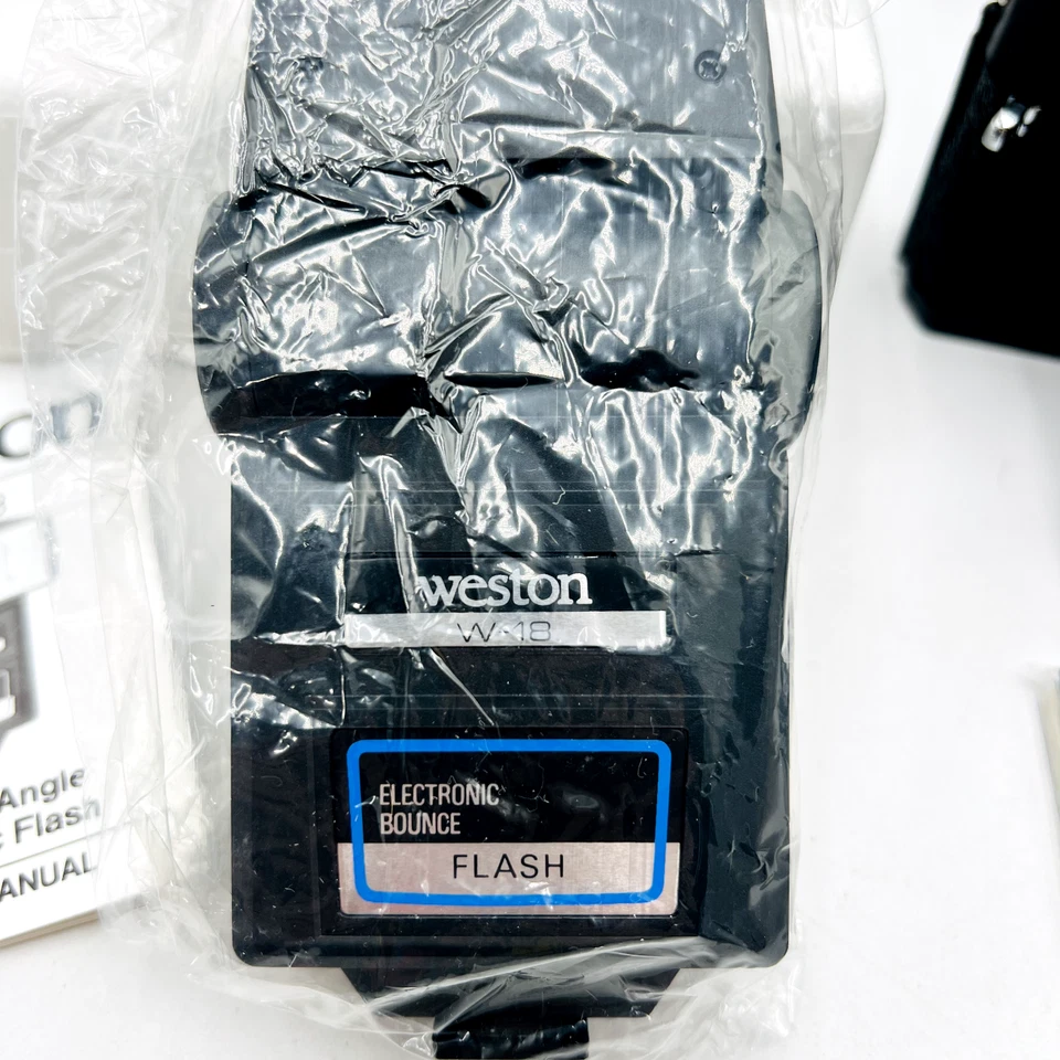 Cámara fotográfica Westin WX-7 35 mm vintage de 1980 con lente de 50 mm con estuche y flash W-18 Foto 2 de 4