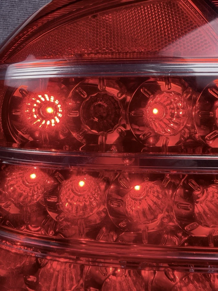 Lámpara de luz trasera LED del lado izquierdo del conductor Mercury Montego 2005 2006 2007 defecto OEM* Foto 4 de 4