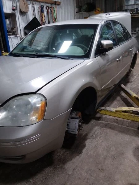 Guardabarros izquierdo conductor compatible con 05-07 QUINIENTOS 1968811 Foto 3 de 4