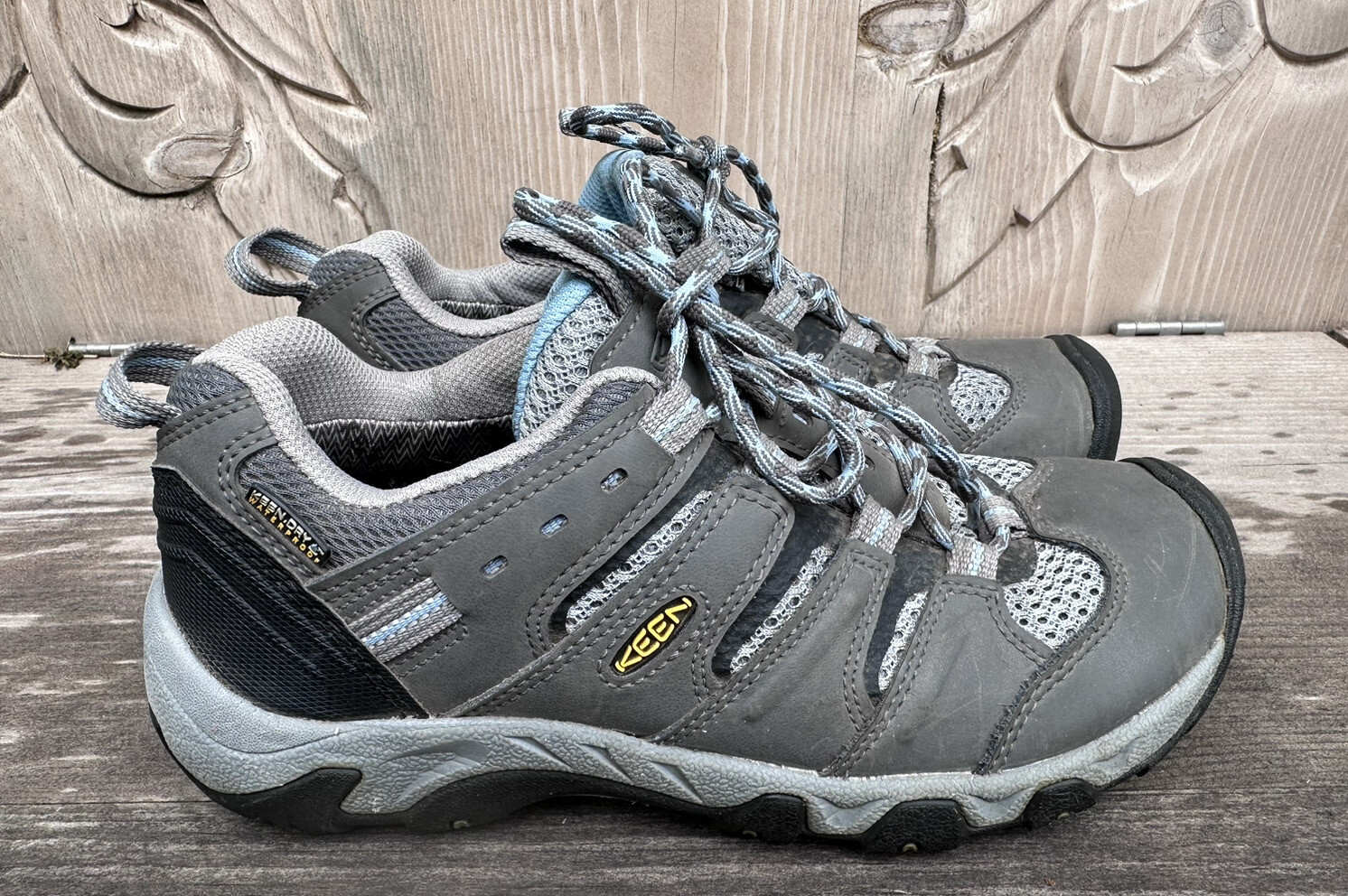 Scarpe da trekker da donna Keen grigio basso blu escursionismo impermeabili all'aperto taglia 7