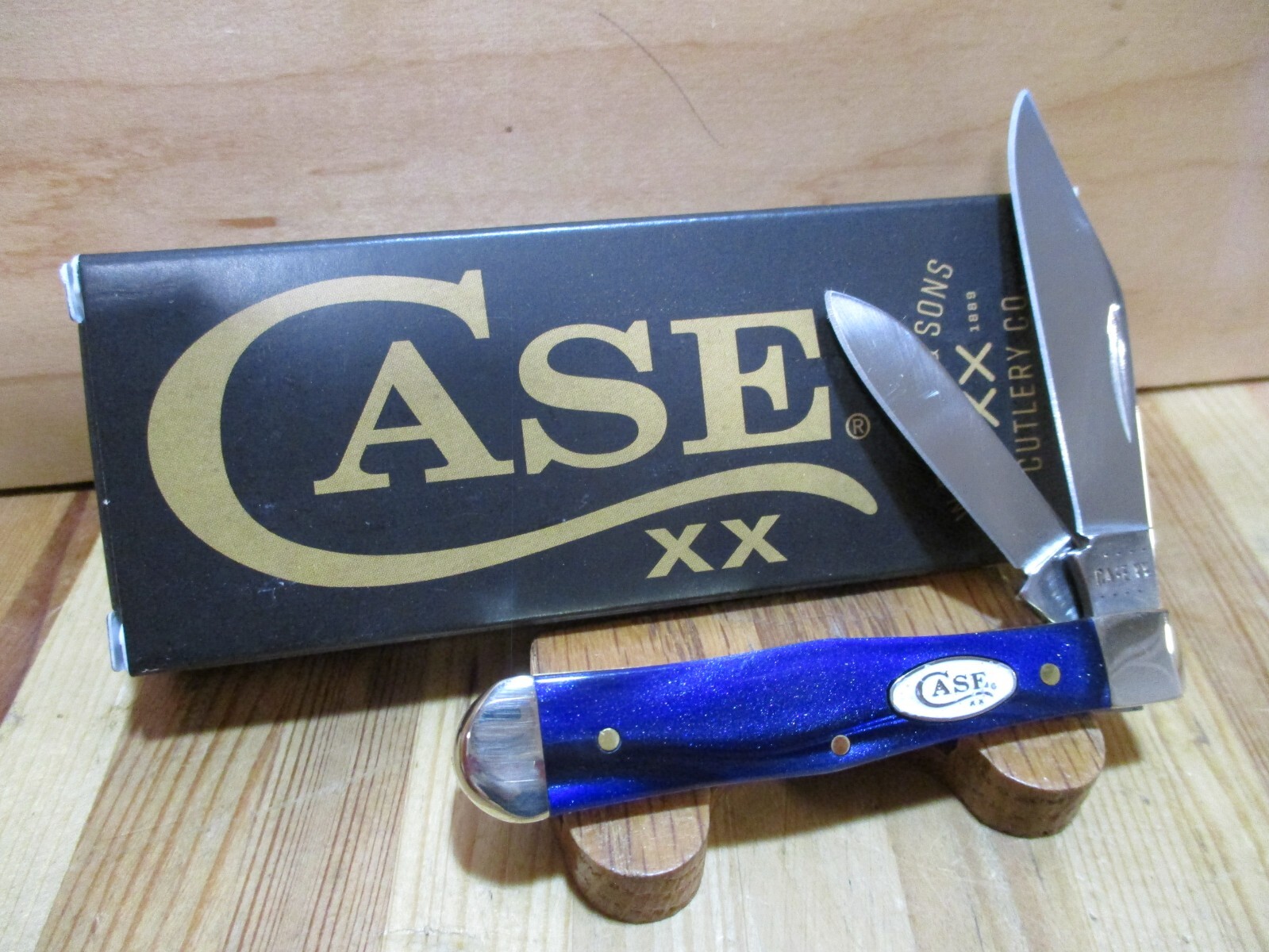 NIB Case Blue Pearl Kirinite Center Swell Jack 10225 1/2 Pocket Knife