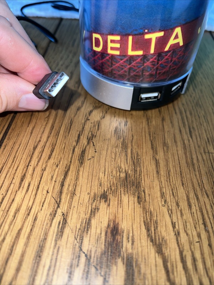 Delta Air Lines Desk Top Cup + Accessory Charger eBay