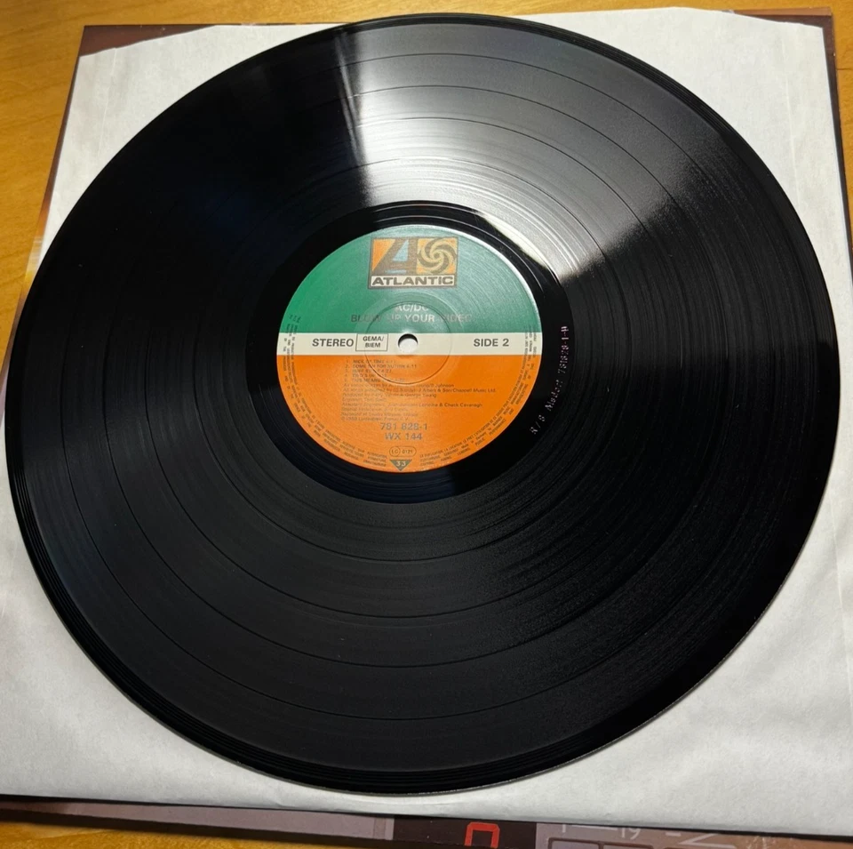 AC/DC - Blow Up Your Video - Vinyl-LP - neuwertig/ungespielt (M) - Bild 4 von 4