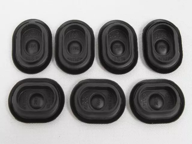 Genuine Mopar Plug Right QTY1 68043989AA