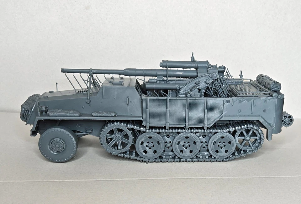 Tractor portador de armas pesado alemán SWS con 8,8 cm antiaéreo 1:35 3D - Imagen 2 de 4