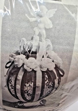 Dexter's LeeWards VICTORIAN CUPID Music Box Ball Sequin Bead Ornament Kit Xmas