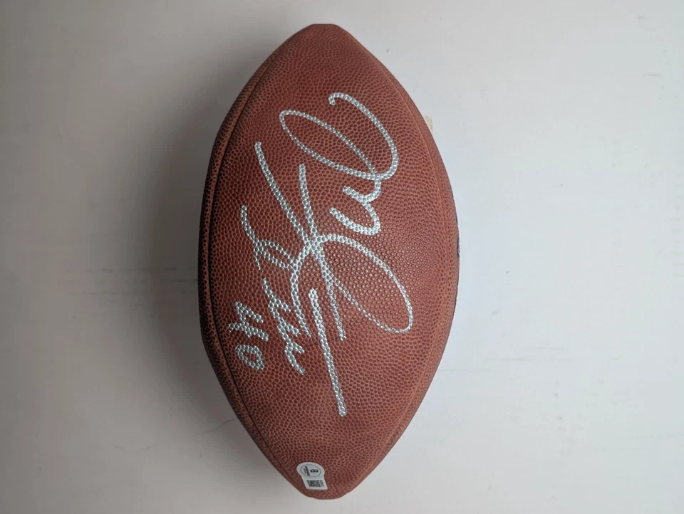 Футбол с автографом Майка Олстотта No40 Wilson NFL с сертификатом подлинности Beckett и витриной - Изображение 2 из 4