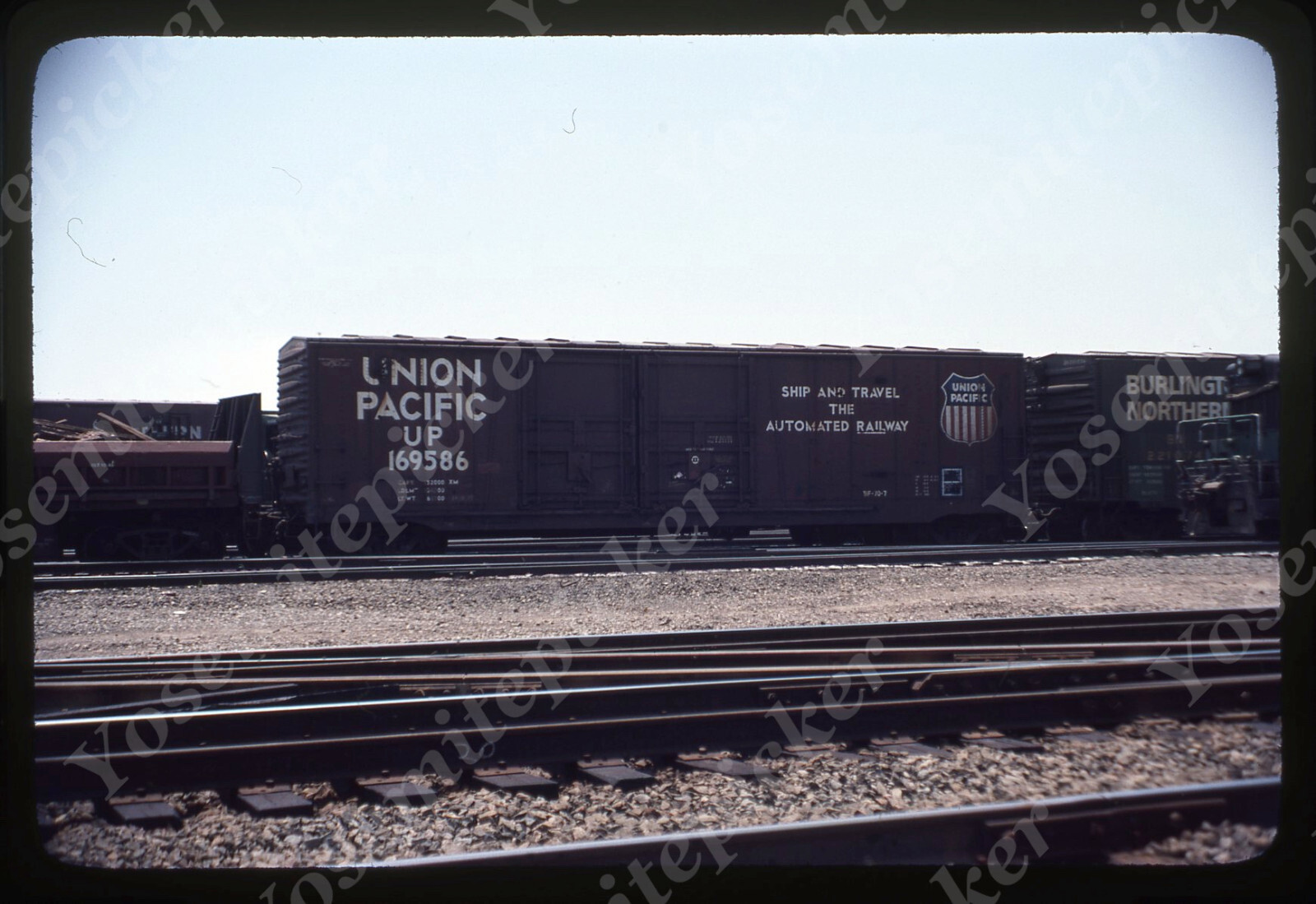 sl83 Original slide 1979 Railroad Car Cicero IL UP 169586 xm-bf-70-7bn ...