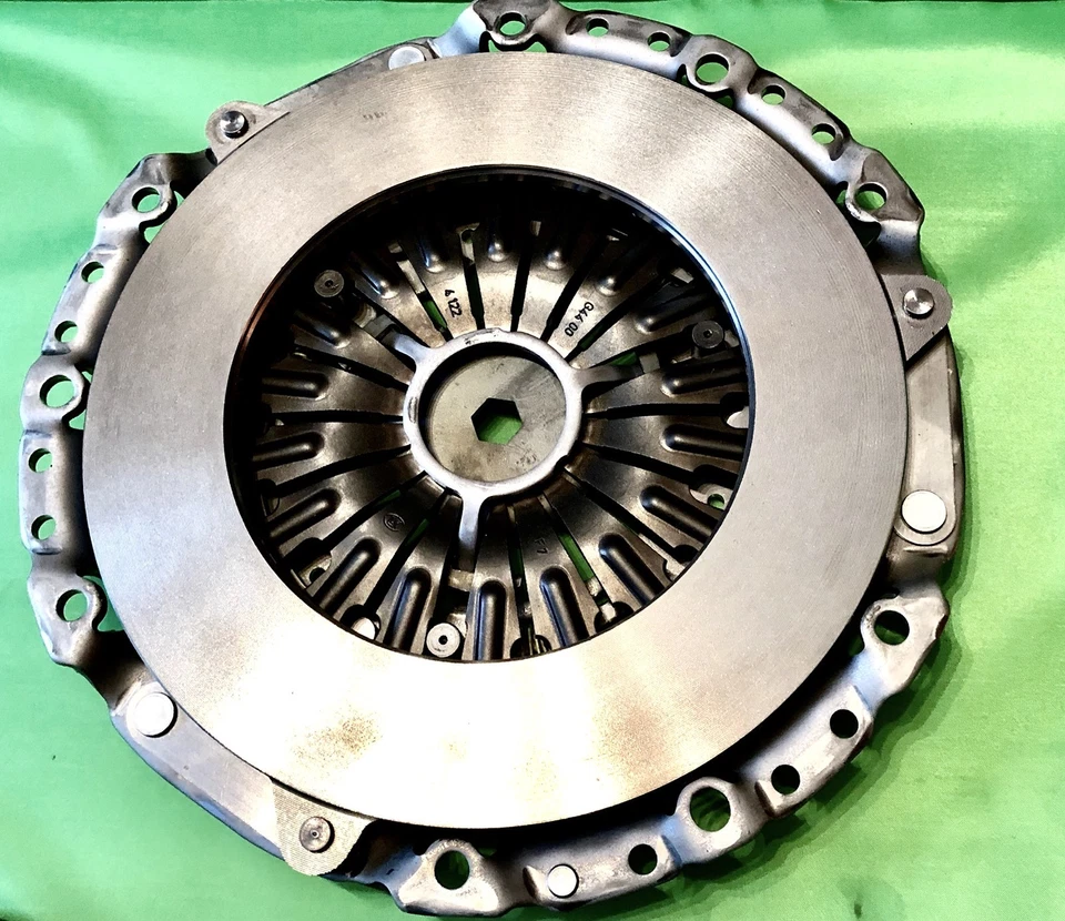 Embrague motor BMW E60 E85 E90 325xi 330 328xi 525xi 530 528xi X3 N52 21207626561 Foto 3 de 3