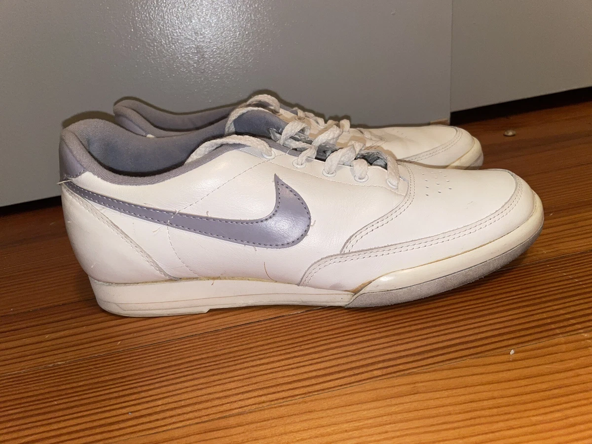 Does Nike Make Bowling Shoes