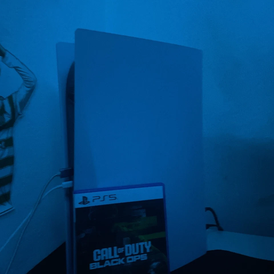 Sony PlayStation 5 Standard, photo 1 of 2