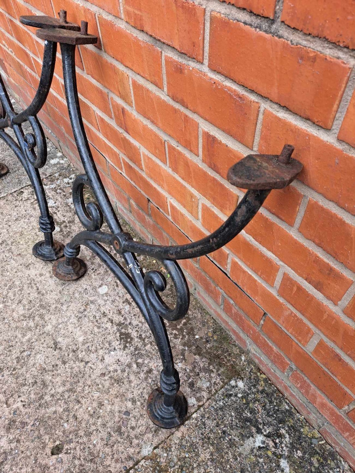 Cast Iron Table Ends Legs Very Heavy and Good Quality eBay