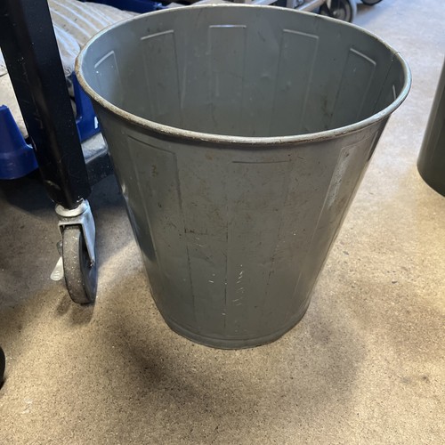 VINTAGE Lauson METAL SCHOOL ROOM TRASH CAN  Commercial Grade USA MADE 14.5x13.5
