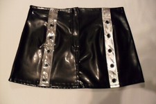 Cyber Lack MiniRock mit Leuchtstreifen Ösen Nieten schwarz Gothic Club Größe XS 