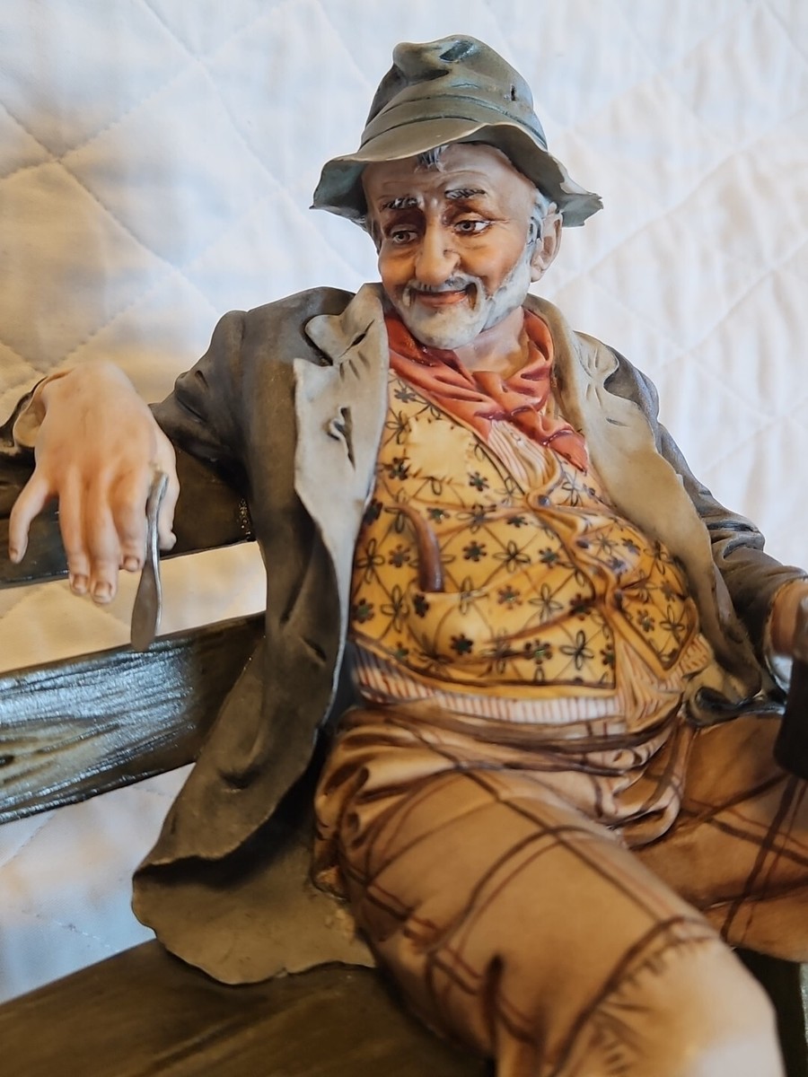 Capodimonte 陶器 置物 老人と犬と荷車 Capodimonte Porcelain Figurine Tramp on Bench Feeding Birds Large