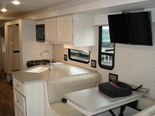 Winnebago Intent 31P american motorhome rv BUNKHOUSE MODEL LPG AUTOMATIC 2020/20 - Picture 10 of 20