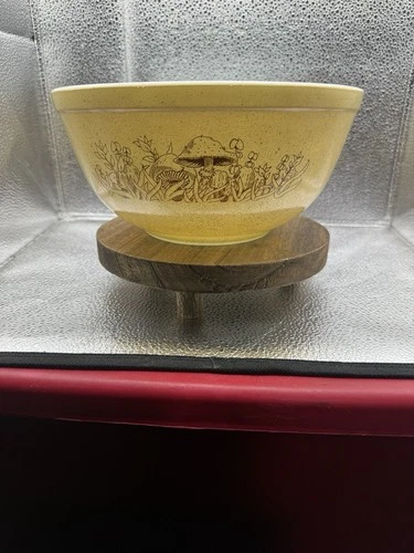 Vtg PYREX Forest Fancies 403 2.5L  Mixing Bowl Brown Speckled Mushrooms