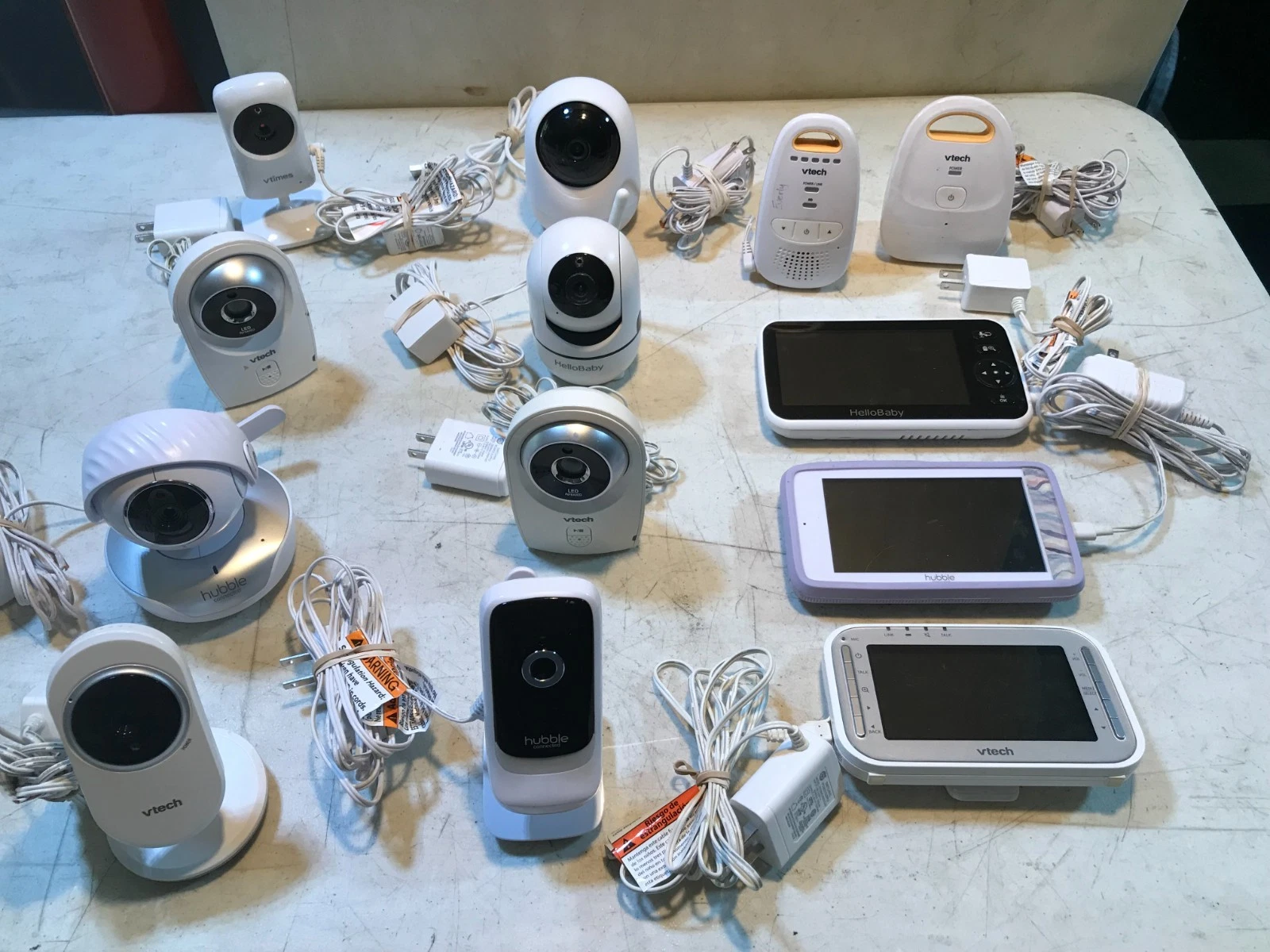 LOT OF 13 BABY CAMERAS AND MONITORS, VTECH, HELLOBABY, HUBBLE
Opens in a new window or tab