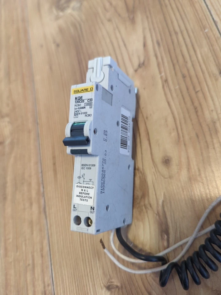 KQE C20 SQUARE D 20 AMP CURVE C 10kA 30mA RCBO TYPE AC KQE 120C031 , SENT FAST  - Image 2 of 4