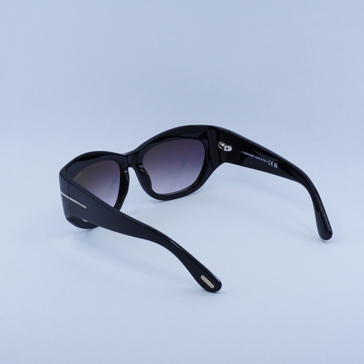New TOM FORD FT1065 01B Shiny Black/Gradient Smoke 55-17-125 