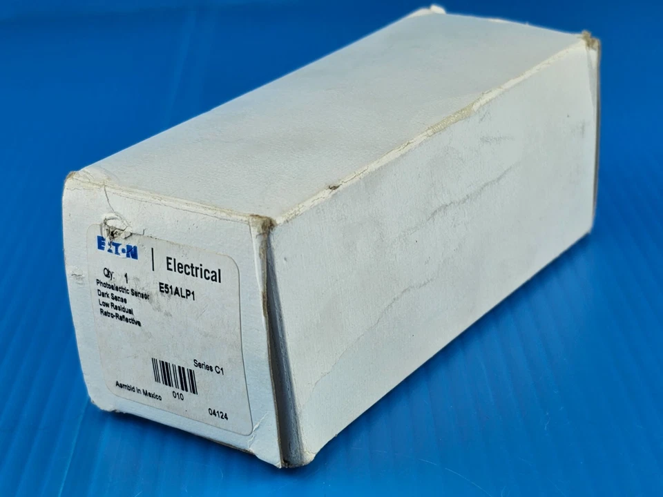 NEW Eaton Cutler Hammer E51ALP1 Photoelectric Sensor, E51SAL Body, E51DP1 Head - Image 3 of 3
