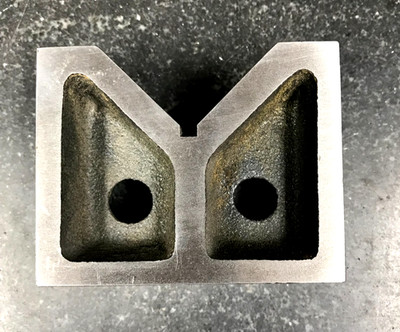 MACHINIST V-BLOCK VINTAGE CAST IRON 3'' X 1-1/4'' X 2.35''