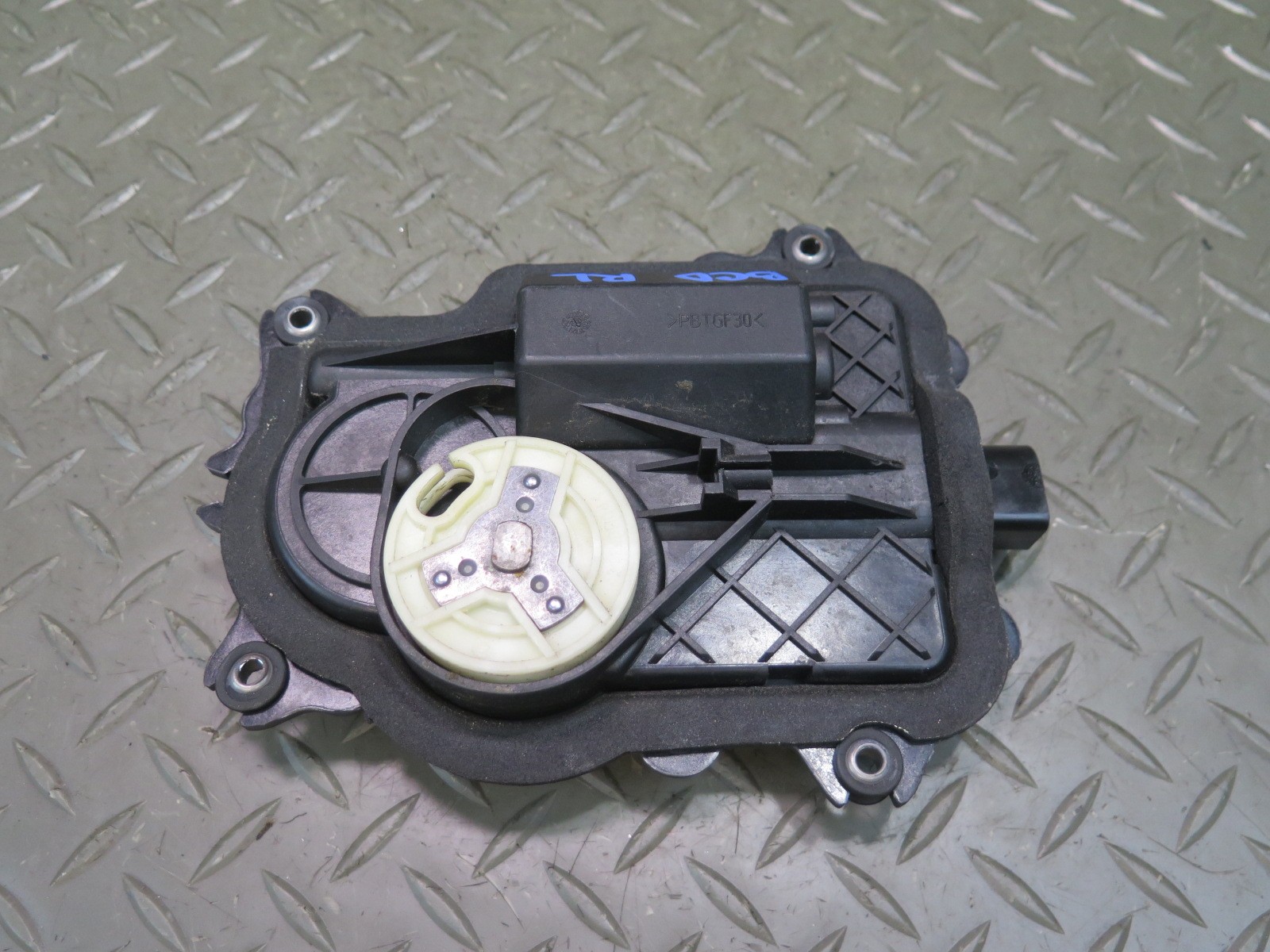 2006-2012 BENTLEY FLYING SPUR REAR LEFT DOOR LOCK SOFT CLOSE ACTUATOR MOTOR
