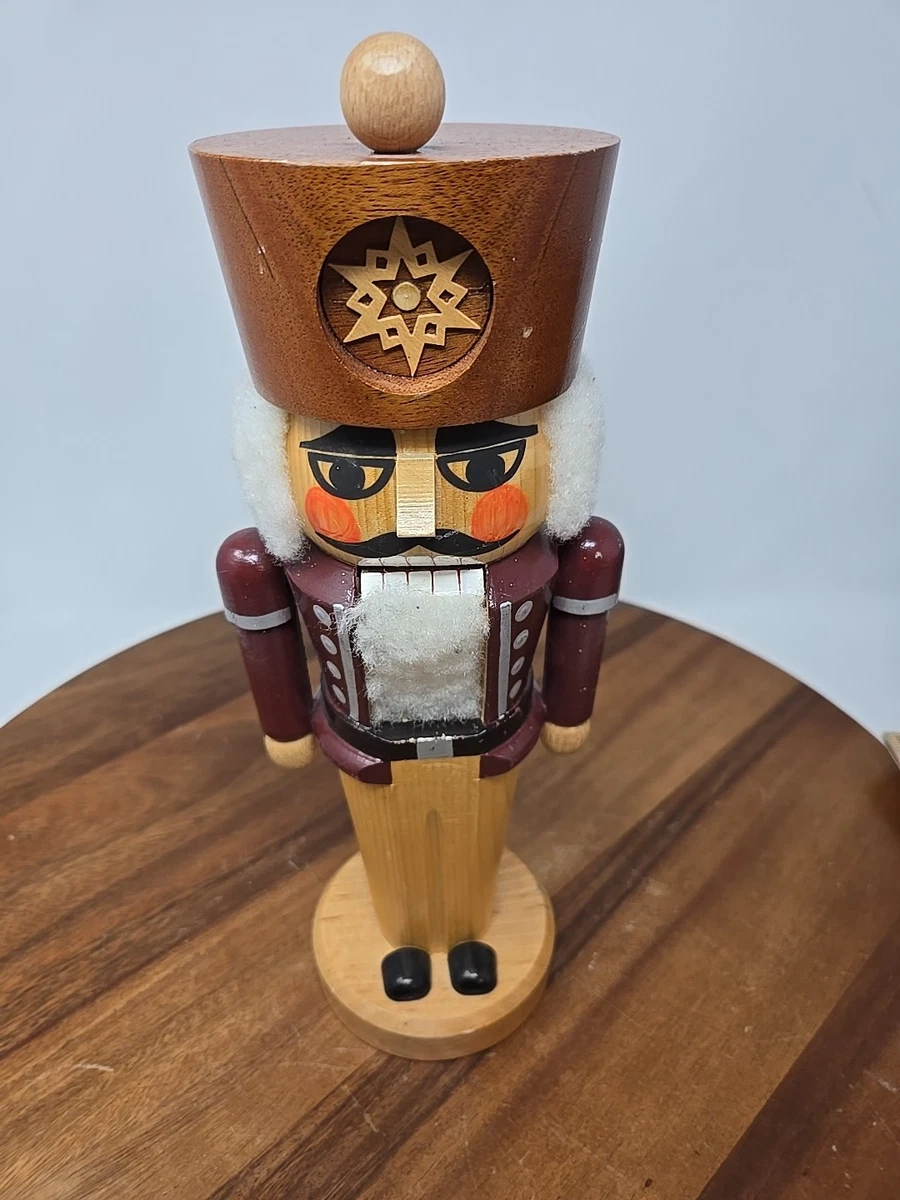 Erzgebirge Nutcracker In Christmas Nutcrackers (1991-Now) for sale