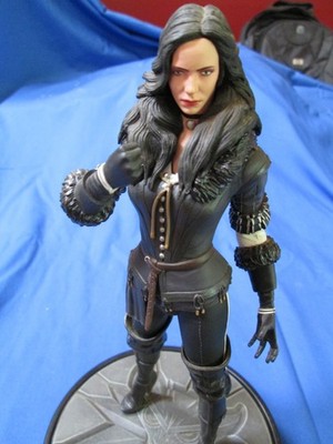 Dark Horse Yennefer of Vengerberg Figure Witcher 3 Wild Hunt Statue