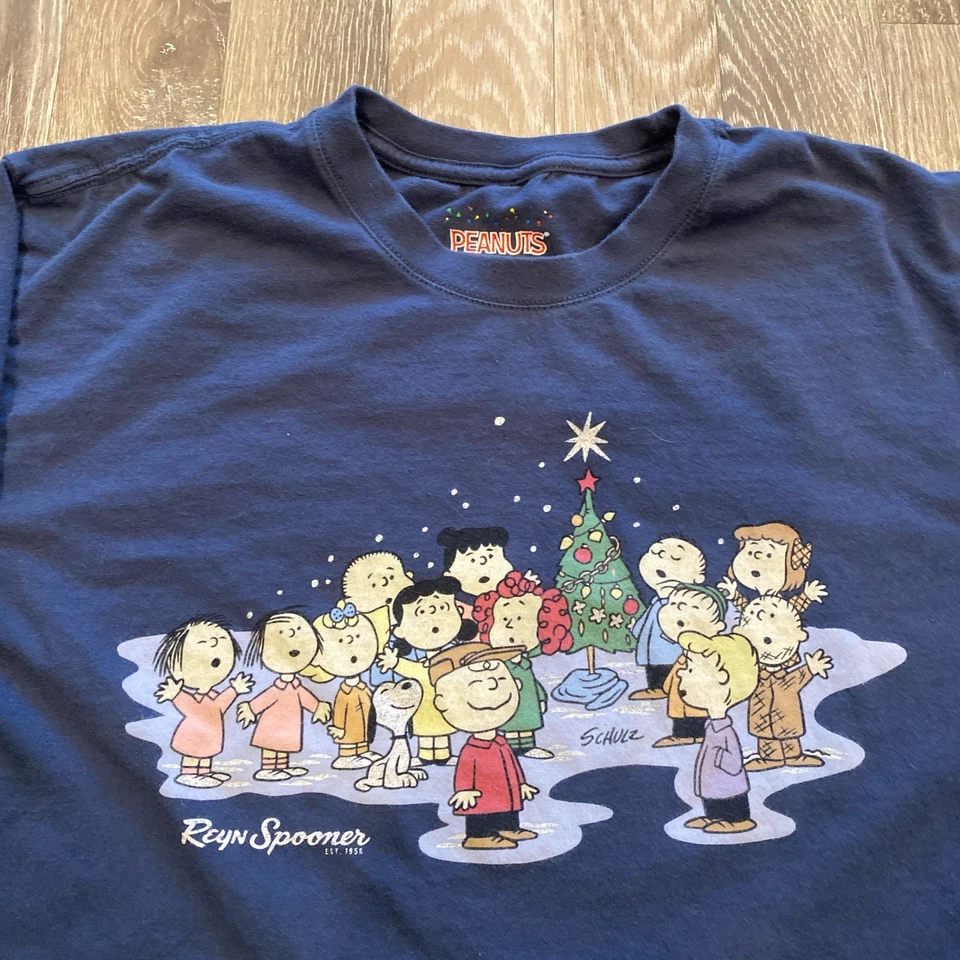 Camiseta gráfica de Navidad Peanuts x Reyn Spooner con Charlie Brown Foto 2 de 3