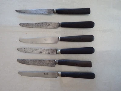 Lot de 6 Couteaux de Table Anciens Différents Manche Bois - Photo 1/2