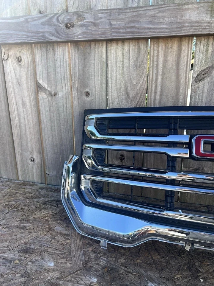 2020 2021 GMC Acadia Bright Chrome Front Grill Assembly 84761641 OEM R991 - Image 2 of 4