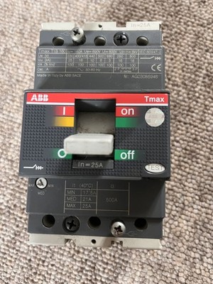 ABB SACE TMAX T1B 160 McCb Dreipolig gebraucht getestet funktioniert kostenlose Lieferung 25A