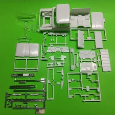 AMT 60 1960 Chevy Fleetside Pickup Truck 1/25 cab body hood glass chrome bumper