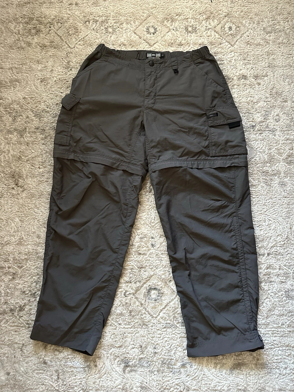 REI Pants Women’s 8p Gray Classic Sahara Convertible Hiking Cargo