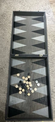 ⭐🔥 Backgammon Spiel Vintage Holz klappbar Koffer + Zubehör 🔥⭐ - Bild 1 von 4